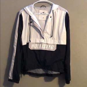 Black,white,and gray Zipper wind break